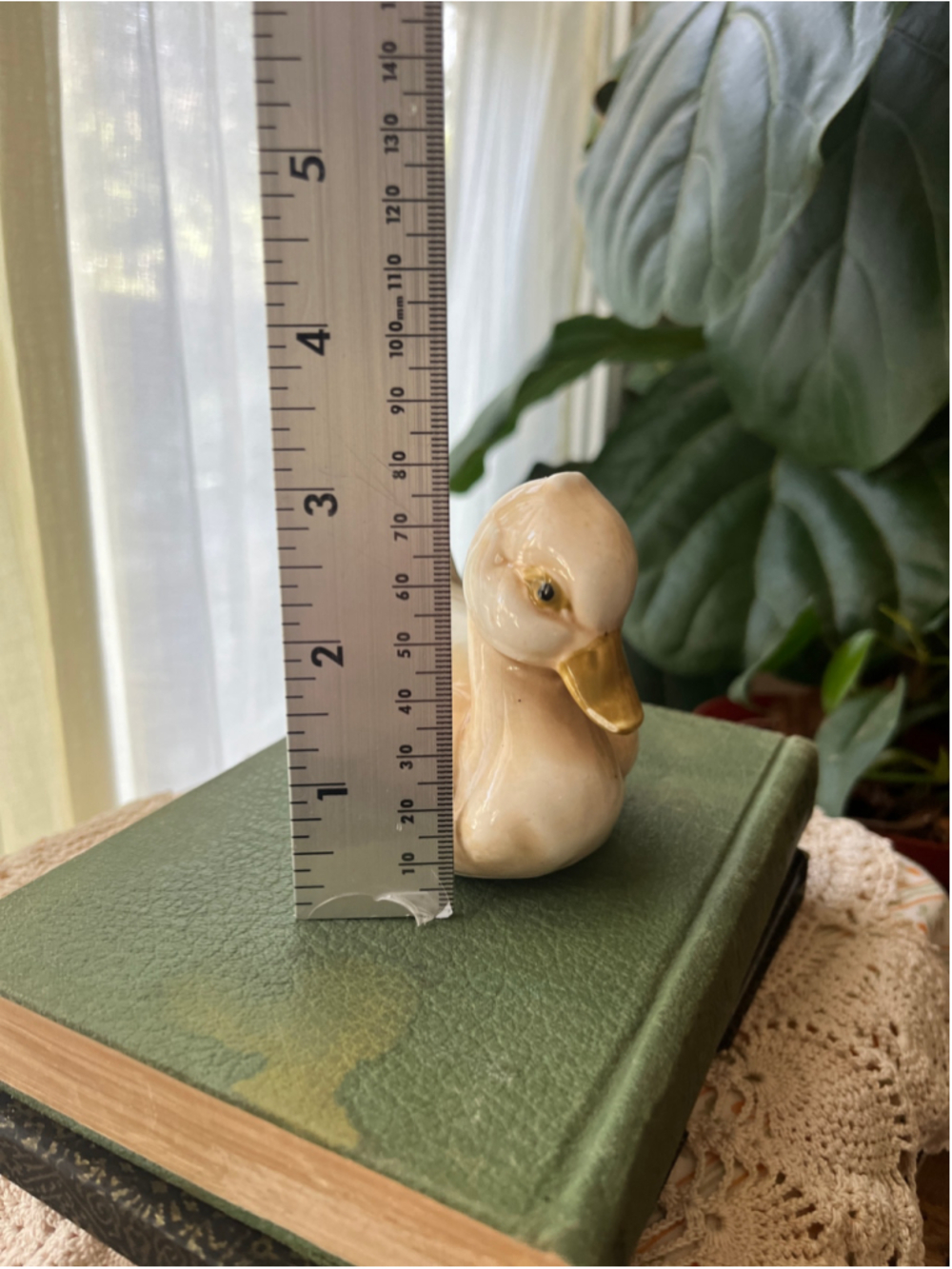 Vintage Beige & Gold Ceramic Duck Figurine - 4.5" Textured Sitting Duck - Picture 4 of 10
